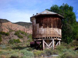 Water tower along the old Chili Line at Embudo Station. Photo by Einar Einarsson Kvaran, Librarian at the Embudo Valley Library, via Wikimedia Commons